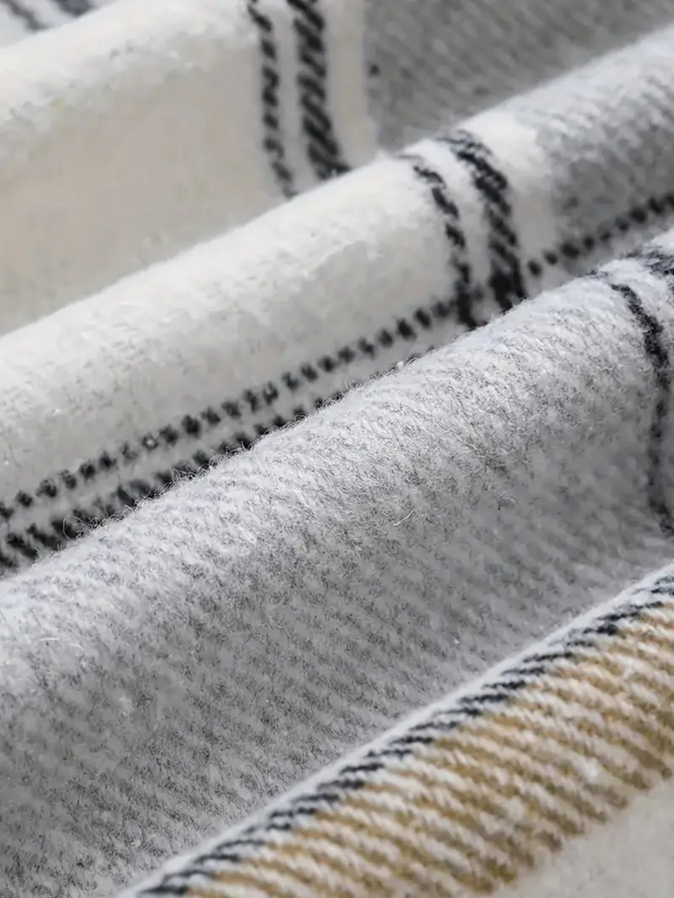 New Plaid Pattern Long Sleeved Hook And Loop Wool Lined Hooded Jacket For Warmth, Women's Plaid Hooded Drawstring Jacket, Single Breasted Closure, Comfortable And Casual