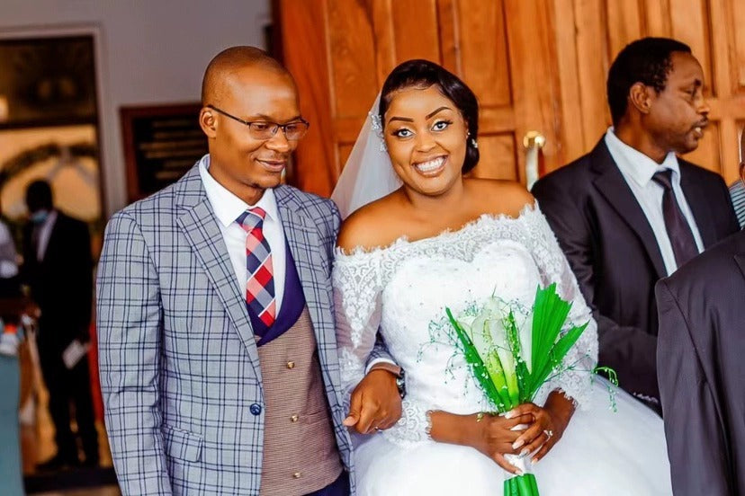 Krispfy.com - Wedding Bridal Wedding Lace Large Tail