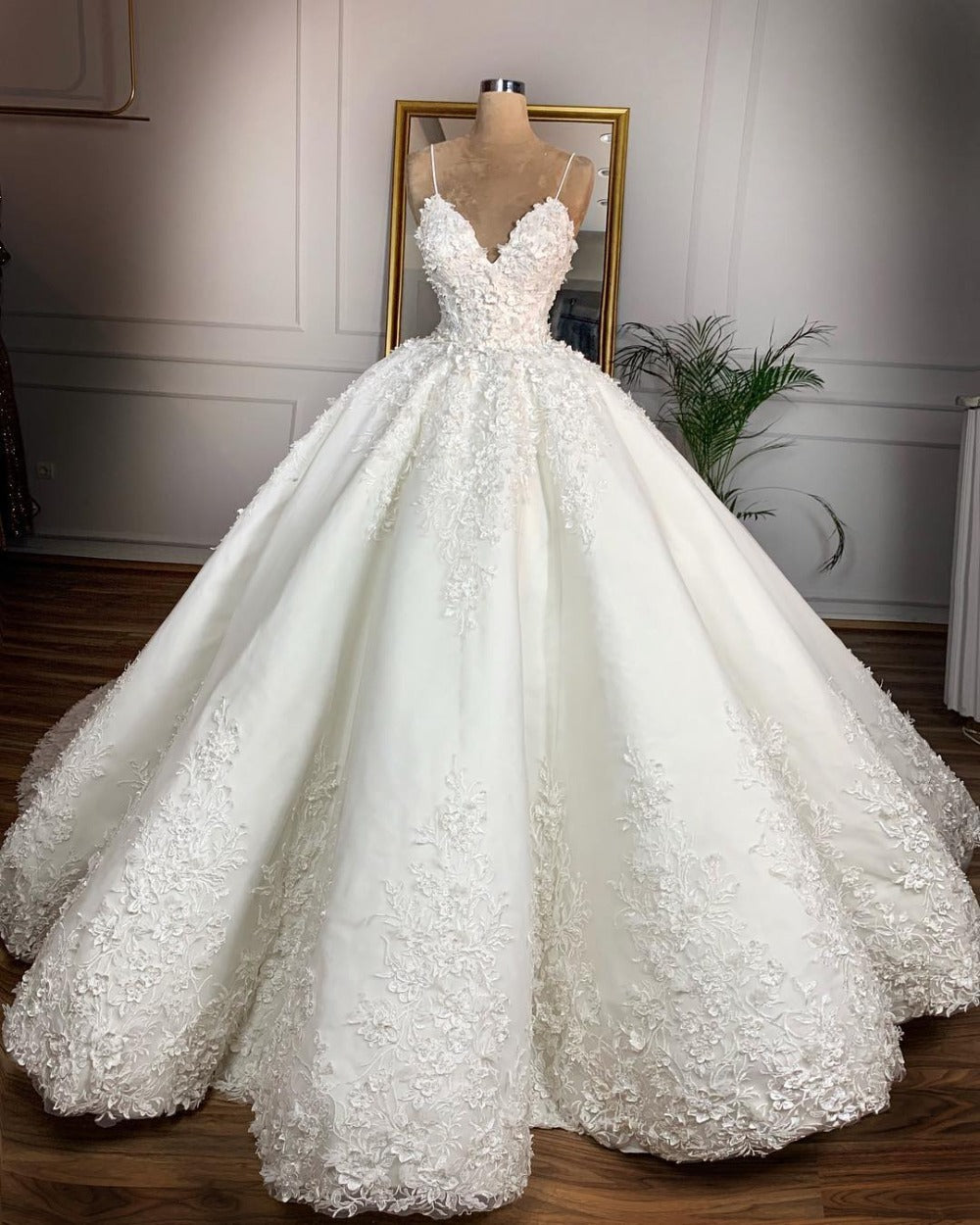 Krispfy.com Deep V-neck Sexy Lace Floor-length Wedding Dress Romantic Aura Dignified Wedding Banquet Welcome 2024 New Spring