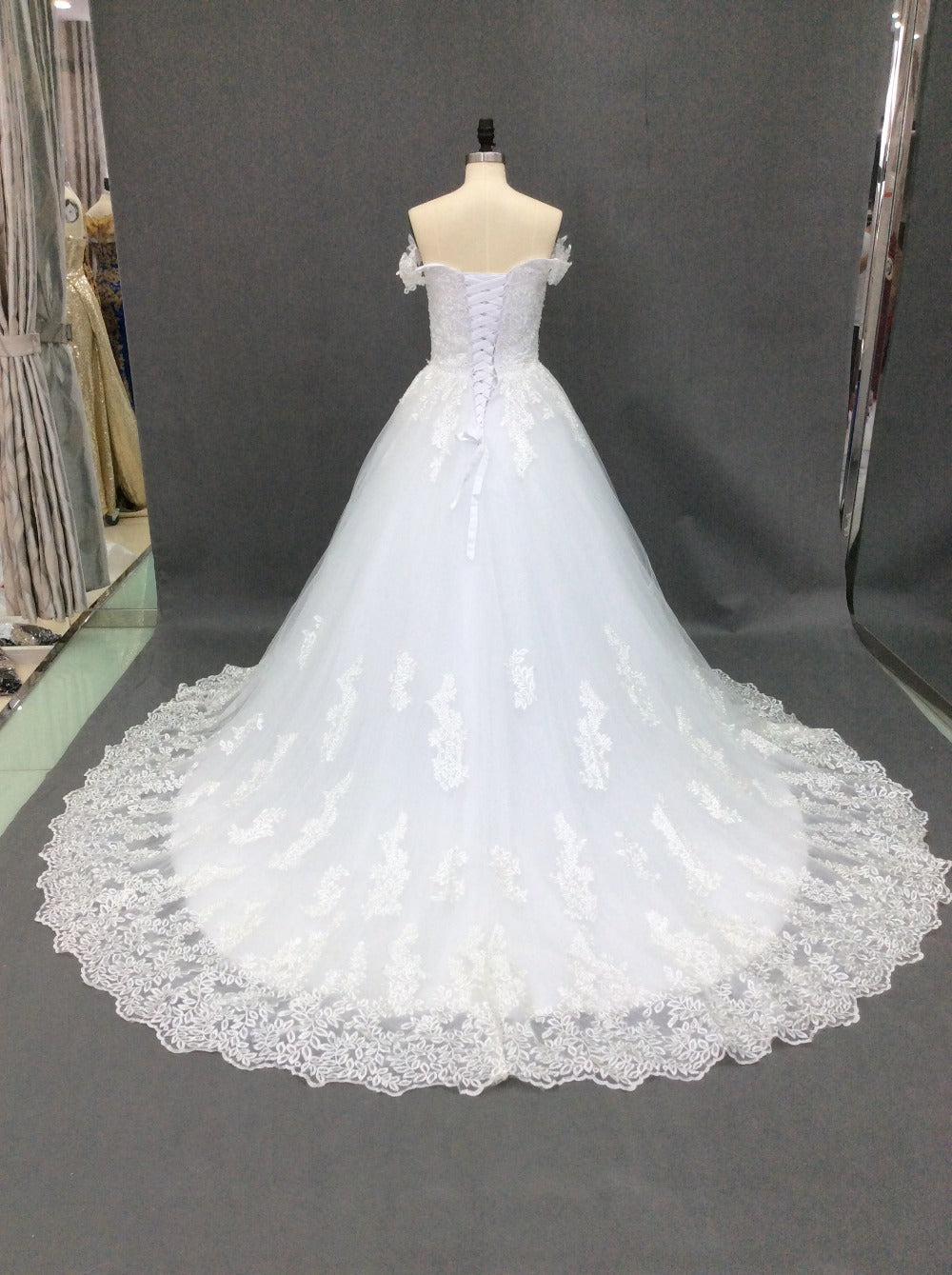 Krispfy.com Customized Foreign Trade Master Wedding Dress